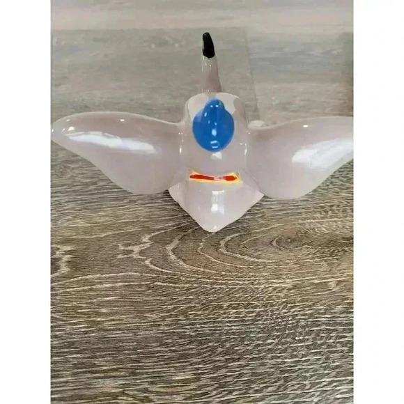 Vintage‎ Disney Dumbo porcelain figurine - Picture 2 of 3